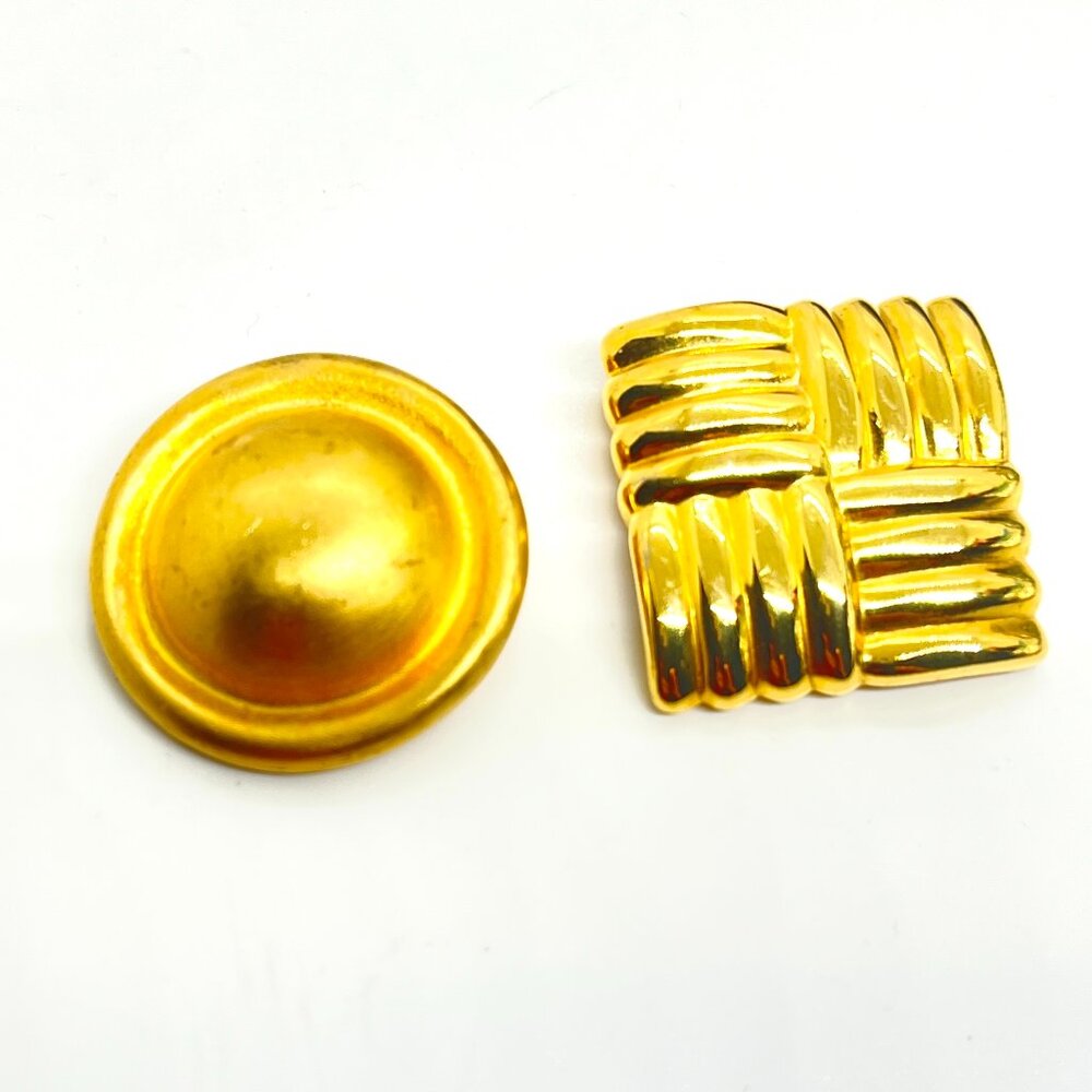 VINTAGE ANNE KLEIN Gold Tone Scarf Clips Round Square Brushed Ribbed